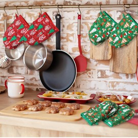 Geyoga 2 Pcs Christmas Mini Oven Mitt Christmas Tree Gingerbread House Snowmen Pot Holders Small Xmas Kitchen Heat Resistant Potholder Xmas Party Gift Supplies for Baking Barbecue Kitchen