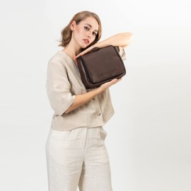 FARMHOOD Memphis Women's / Men's Leather Toiletry Bag, Large Cosmetic Bag with Hooks for Hanging, Many Compartments with Zip, Beauty Case 27 cm with Zip on the Back, dunkelbraun, Leather toiletry bag