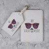 Azeeda 'Urlaubsmodus mit Sonnenbrille und Handflächen' Passhülle & Gepäckanhänger (PA00029635)