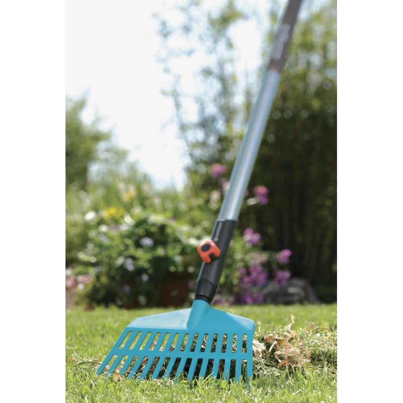 GARDENA combisystem plastic Broom: The light and handy rake for