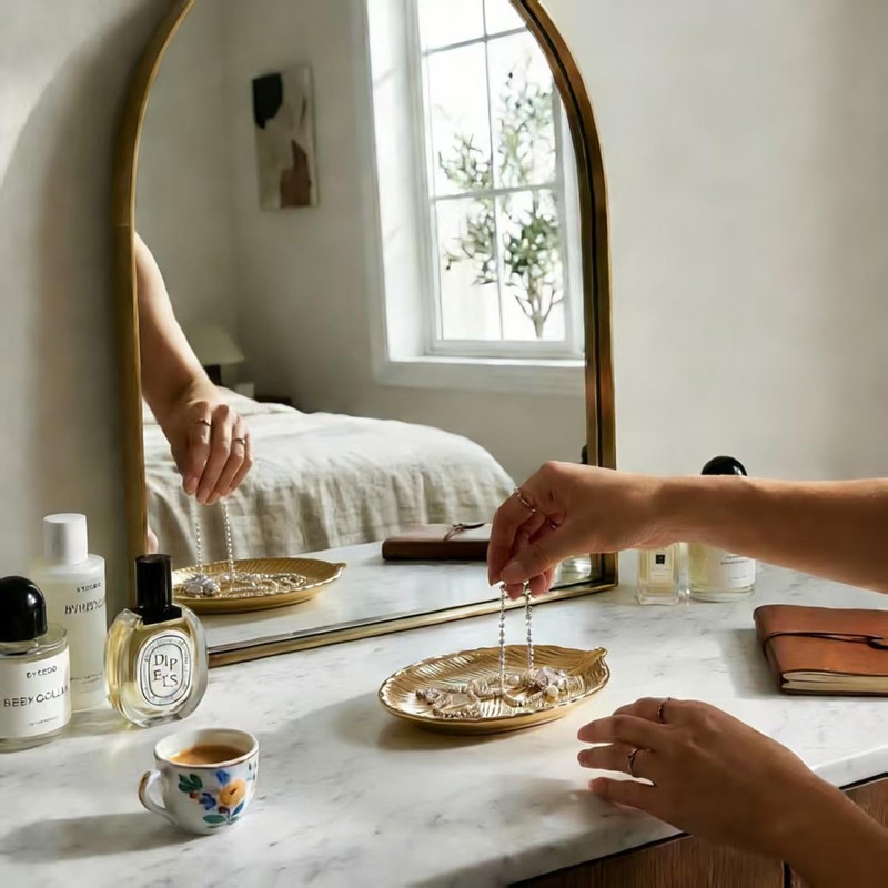Bonie Bliss Gold Leaf Ceramic Jewelry Tray, Leaf Shaped Ring