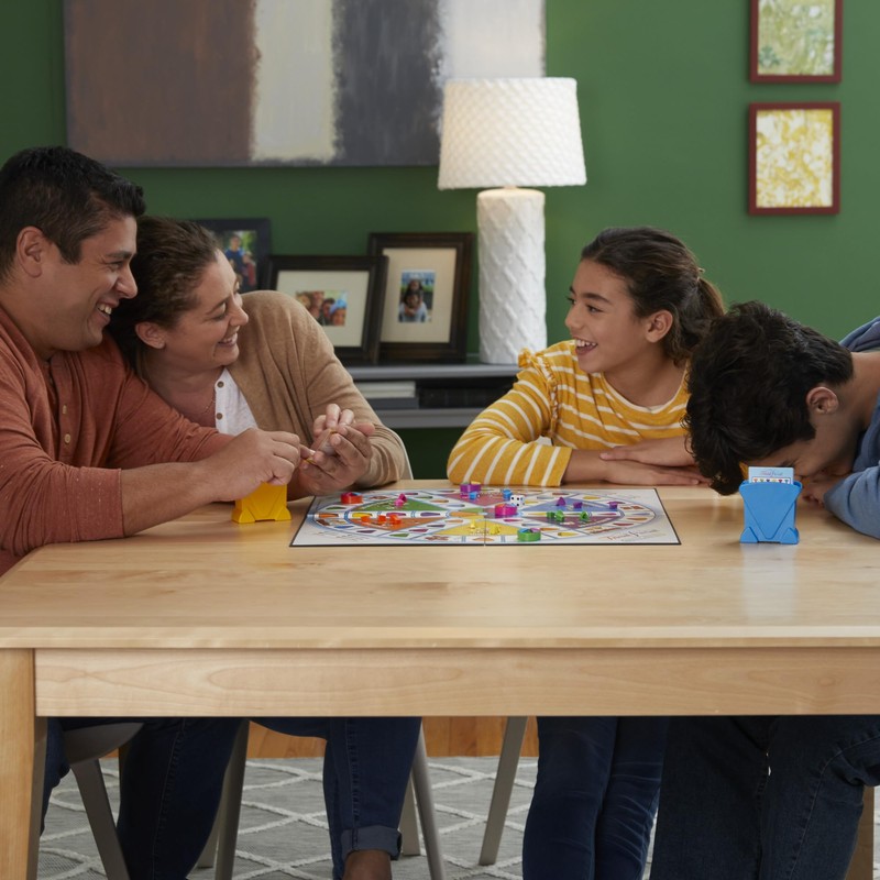 Hasbro Gaming Trivial Pursuit Family Edition