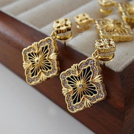 AOWVUTS Gold Drop Earrings for Women 18k Gold Four-leaf Clover Earrings Double-sided Lucky Flower Dangly Earrings Hypoallergenic 3A Cubic Zirconia Dangle Earrings Vintage Jewelry Gift (Black Gray)