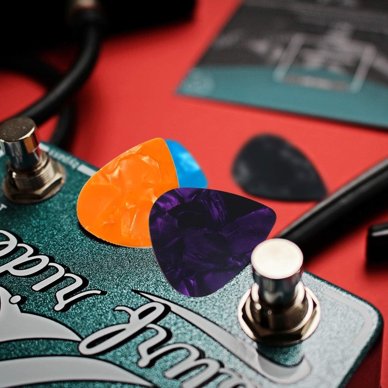 100pcs Medium Size Guitar Picks Sampler Value Pack 0.71mm Thickness