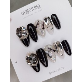 Black Navillera Pixie Handmade Nail Tip - Almond / 블랙나빌레라픽시 수제네일팁 - 아몬드