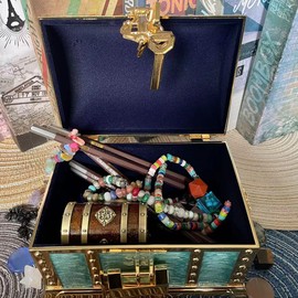 Vintage Metal Jewelry Chest Treasure Trinket Box, Gem Storage Tray Ring Earrings Necklace Keepsake Gift Holder Case Bag for Girls Ladies Women (Small Golden Green)