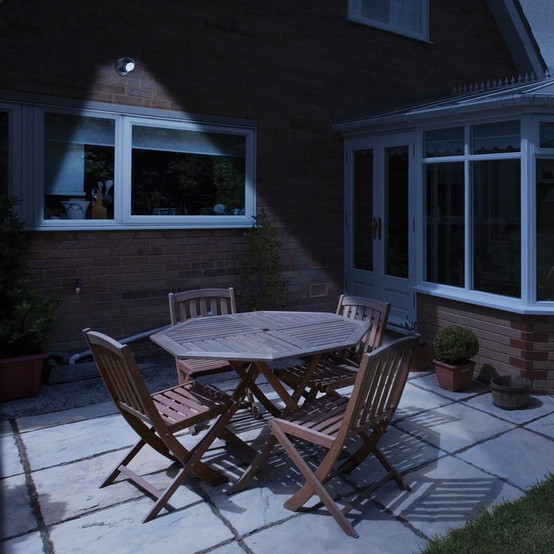 Lyyt | Wireless LED Motion Sensor Light | Black