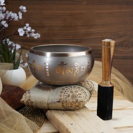 Ajuny Tibetan Singing Bowl Set - Handcrafted Meditation Brass Sound Bowl with Stick and Cushion for Yoga, Chakra Healing, Mindfulness and Stress Relief Spiritual Gifts - Beige