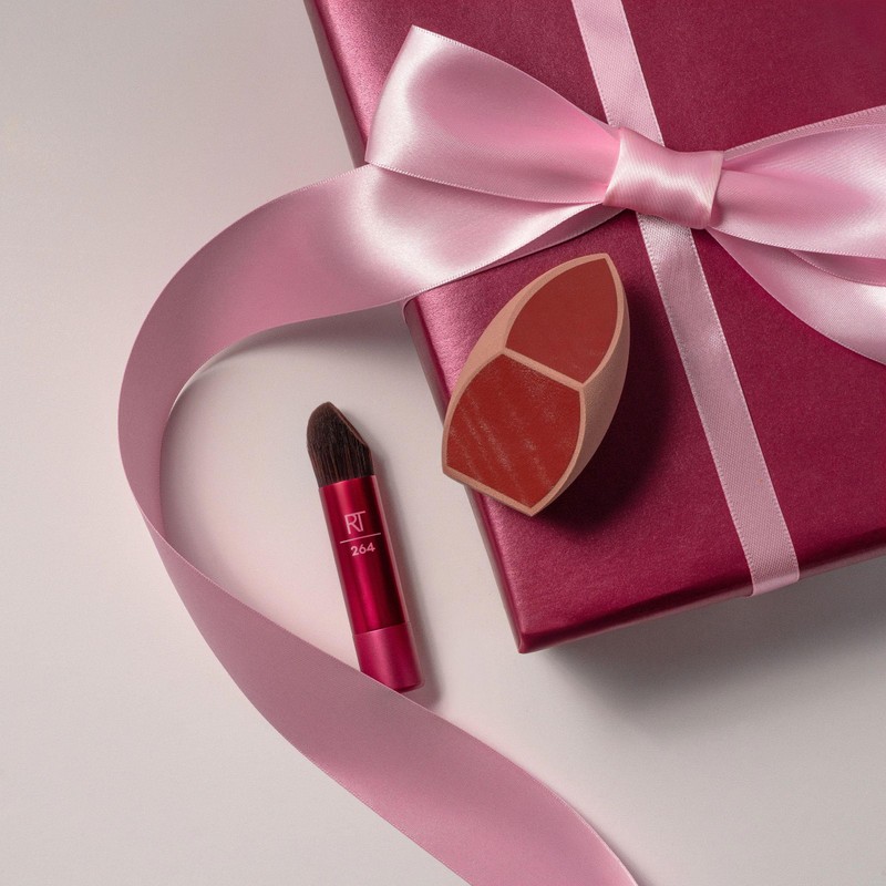 Real Techniques Makeupsaver Duo 2 Piece Gift Set, Limited Edition