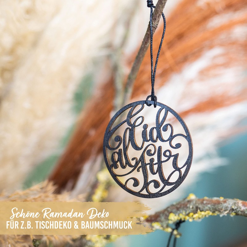 Papierdrachen 12 Decorative Wooden Pendants for Ramadan Time - Table