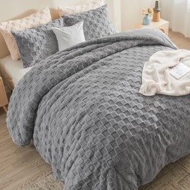 BEDELITE Fluffy Comforter Set King - Super Soft Warm Sherpa Comforter Light Grey, Jacquard Checkered Fleece Bedding, 3 Pieces Fuzzy Bed Set for Winter(1 Comforter, 2 Pillowcases)