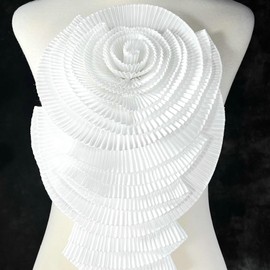 Clothing Accessories Shoulder Flower Collar Flower Pleated Large Flower Fabric Adhesive Clothing DIY Process (White)
