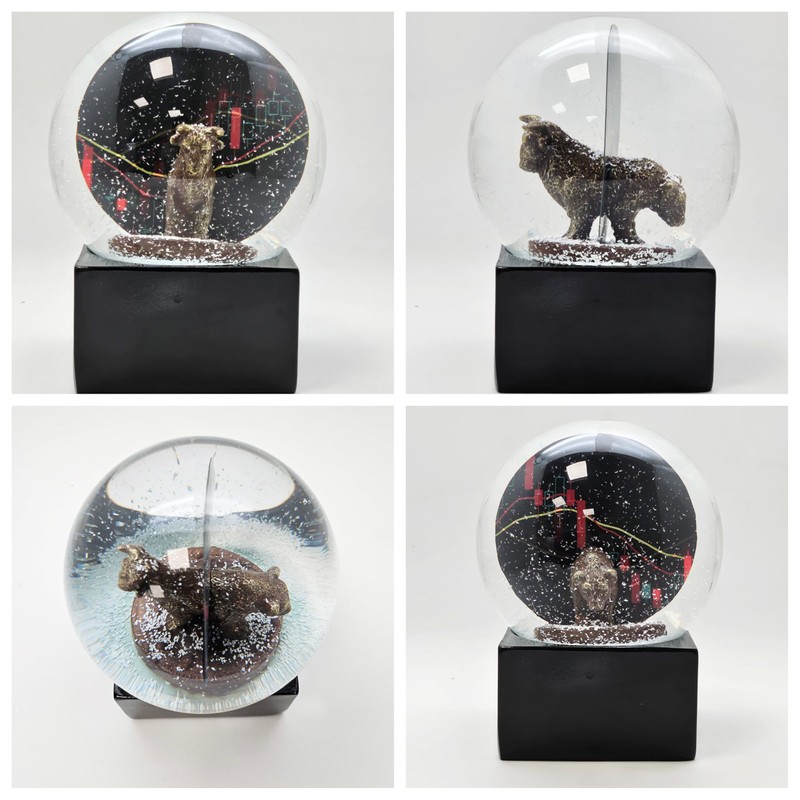 10010 Snow Globe Stock Exchange, Glass Globe Bull & Bear,