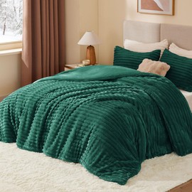 BEDELITE Fleece Queen Comforter Set -Super Soft & Warm Fluffy Dark Green Bedding, Luxury Fuzzy Heavy Bed Set for Winter with 2 Pillow Cases