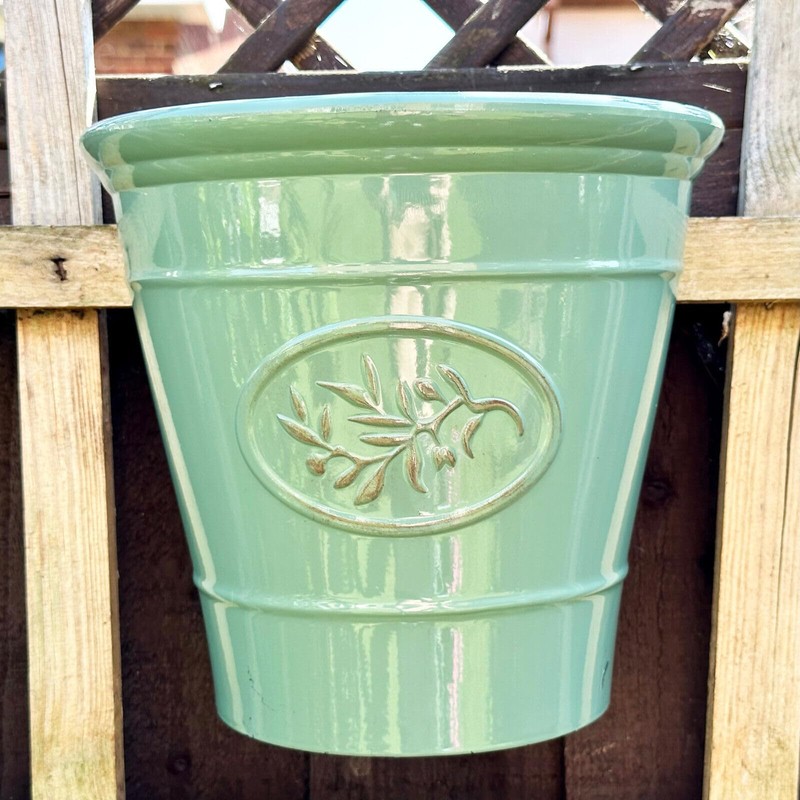 Darthome 1x Glossy Wall Planter 23cm Ceramic Effect Plastic Semi