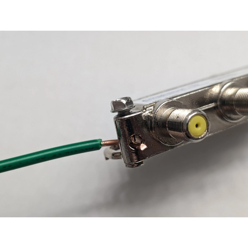 Amphenol Broadband Solutions 3-Way Balance -5.5db Loss Digital Splitter BDS103HB