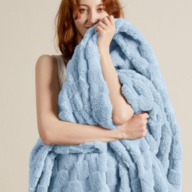 Bedsure Sea Blue Fleece Blanket for Bed - Super Soft Cozy King Blankets for Women, Cute Large Throws for Girls as Gifts, 108x90 Inches