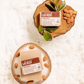 Uiixol Aceites Esenciales - Kit de 5 Jabones Artesanales en Barra, Jabones de Baño con Aromaterapia, con Aroma a Almendras, Equilibra las Emociones 100gr c/u