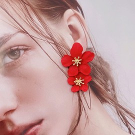 Boho Flower Stud Earrings for Women Girls,Elegant Layered Floral Petal Drop Earrings,Cute 3D Simulation Flower Statement Stud Earrings with Gold Flower Bud for Mom Sister Friends (Red)