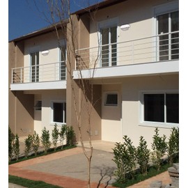 Solus S77WF-LE26W-WH Nautical Wall Mount Light with Eyelid & 3000K Energy Star LED Lamp, Durable & Frosted Polycarbonate Lens, Fade & Rust Resistant, UL Listed, 5 ⅞” H x 10 ½” L x 4 ¼” W, White