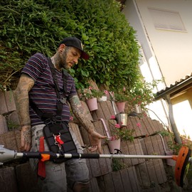 Yerd Comfort Carry Straps for Brushcutters, Wide 4-Point Straps, Optimal Weight Distribution, Adjustable for Any Body Shape, Protective Apron with Quick Release