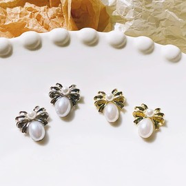 Nail Decoration Three-Dimensional Nail Rhinestones Retro Pearl Bow Decoration Gold Silver Nail Jewelry. (White)