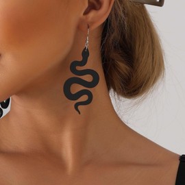 TseenYi Acrylic Snake Dangle Earrings Black Serpent Drop Earrings Gothic Snake Earrings Long Drop Snake Hook Earrings Punk Gothic Snake Personality Earrings Jewellery for Women, Acrylic