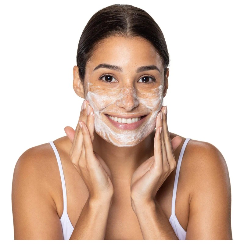 Limpiador Facial Y Desmaquillante Diario Suave Con Espuma