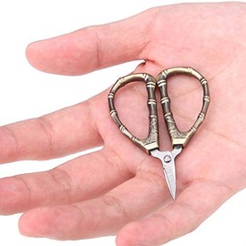Tijeras de Costura y Bordado, Acero Inoxidable Mini Vintage de 2.3 Pulgadas para Arte, Manualidades y Costura (Junta de Bambú)