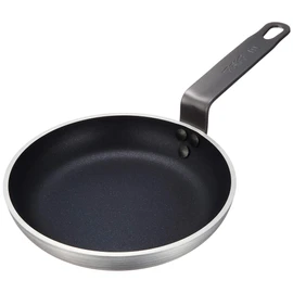 遠藤商事 TKG フライパン 19cm 板厚:4.0mm 外径×深さ(mm)199×33内径(cm)19 質量(kg)0.61 ノンスティック加工でこびりつきにくく、板厚でオーブン使用可能 業務用 アルミ製 中国 AHLAB01