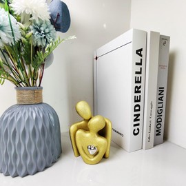 PIGPIGFLY Couple Hugged Statue, Shelf Decoration, Bookworm Sculpture, Decorative Figures, Decorative Living Room, Home Store Decoration, Modern Abstract Art Sculptures Decoration, Office Decorations
