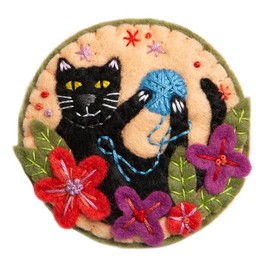 Hawthorn Handmade Black Cat Felt Craft Brooch Kit. Craft Kits for Adults, Includes Wool Felt Sheets, DMC Cotton Thread, Embroidery Needle, Instructions & More. Ideal Crafts for Adults - 8cm Diameter
