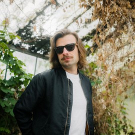 glozzi Walnut Wood Sunglasses Men and Women Polarised UV400 with Wooden Temples and Cork Glasses Case, Walnut Black