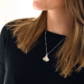 MATERIA by Matthias Wagner KA-12 Women's Ginkgo Leaf Pendant Rhodium-Plated 925 Silver 22 x 23.5 mm with Chain, Sterling Silver