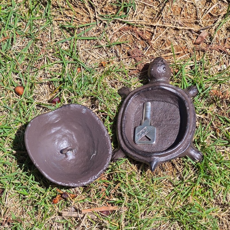 SUYAUU Spare Key Hider Turtle Shape, Brown Cast Iron Turtle