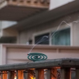 PIC Mosquito Repelling Coils, Outdoor Mosquito Repellent, Up to 3 Hours Protection, 8-Feet Area Coverage, Suitable for Patio, Porch, Backyard & Outdoor Use, 40 Coils (4 Packs of 10)