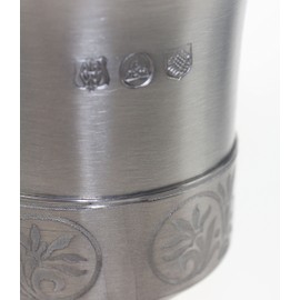 Wentworth Pewter – Mittelalterlicher Zinnkelch in antiker Verarbeitung
