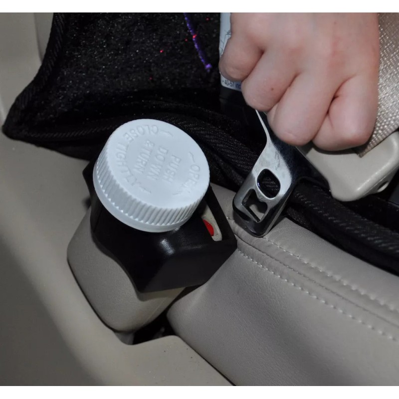 Buckle Guard PRO seat belt button cover, Baby Proof Your