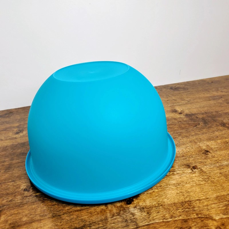 Tupperware Impressions Bowl Blue Mixing Storage #3091 4.3 Liters W/