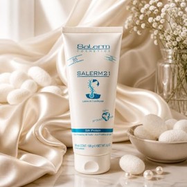 Salerm 21 Mascarilla Hidratante Para Cabello Seco y Maltratado - Crema Para El Cabello Y Crema Para Peinar Con Proteínas De Seda 200 ml - Incluye Jabón Artesanal De Regalo MariTrini Meza
