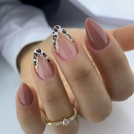Uñas francesas cortas con puntas almendradas, uñas postizas a rayas con brillo dorado y estampado de leopardo, uñas marrones de cobertura total, uñas 