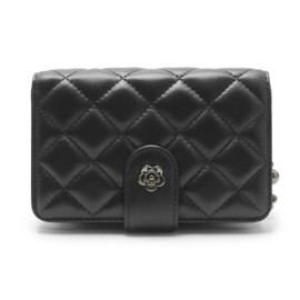 2R Quilted Lambskin Leather Wallet with Rose Charm, Multiple Card Slots, Black, Black, Classic Quilted