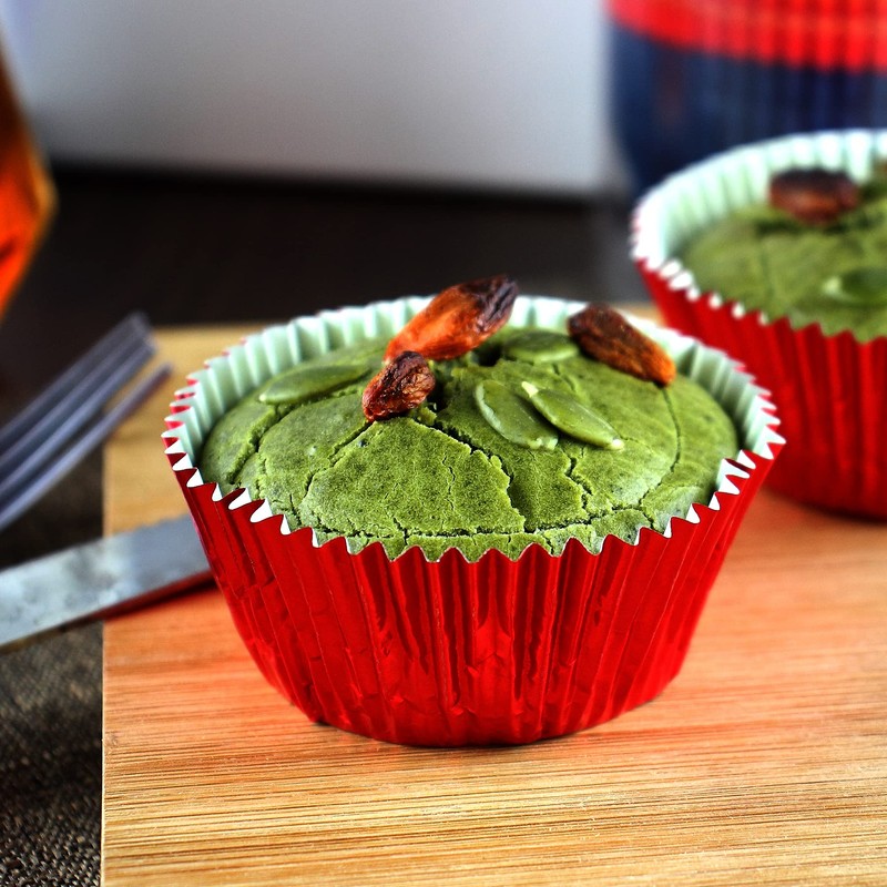 Xlloest Foil Cupcake Liners Baking Cups Paper Standard Red, 200