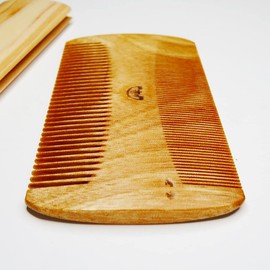 Suki Comb Minebari Comb ~ Made by Tsubaruke Comb Artisans ~ It is a comb specialized in removing dust from hair. Compatible with lice control ([Ordinary Teeth/Fine Teeth])