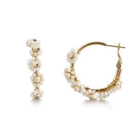 Daisy Earrings White Flower Beaded Hoop Earrings for Women Gold Floral Hoop Jewelry Dainty Cute Gifts for Women Trendy