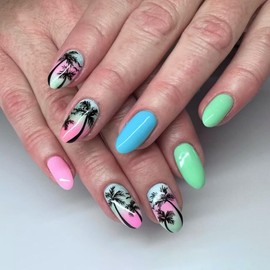 Summer Press on Nails Short Beach Fake Nails Oval Shape Acrylic Nails Pink Blue Green Color Glue on Nails Gradient False Nails with Coconut Tree Designs Full Cover Stick on Nails for Women 24pcs