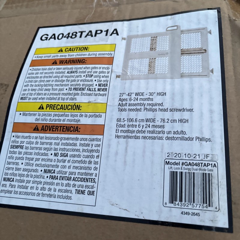 Safety 1st 28-42 inch Lift, Lock and Swing Gate