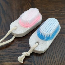 Volcanic Stone Foot Exfoliating Brush Foot Health Scrub Brush Dual Exfoliator / 화산석 발 각질제거솔 발건강 스크럽 브러쉬 2중 각질제거기