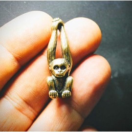 Brass Monkey Sculpture Ornament Keychain Metal Figurine Knick-Knack Lucky Trinket Collectible Fang Shui Miniature