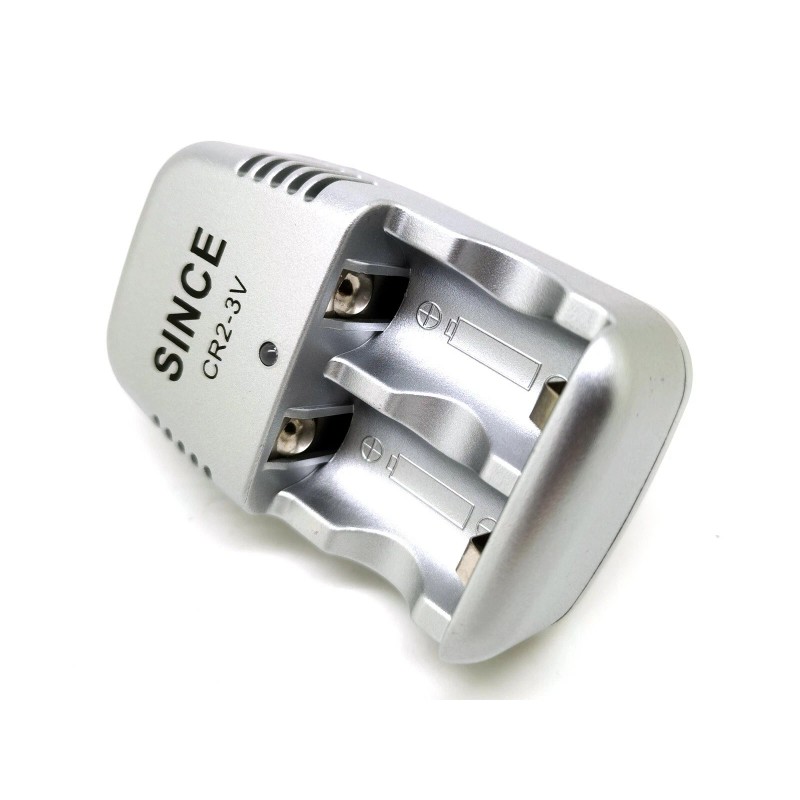 UltraFire Charger + 2x 800mAh 3.0V Rechargeable Battery For UltraFire